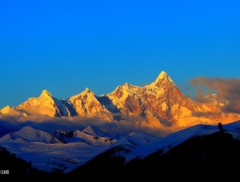 包含川西北旅游景点推荐排行榜的词条