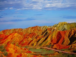 张掖七彩丹霞风景区图片_张掖七彩丹霞风景区图片高清