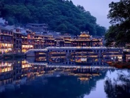 凤凰古城旅游攻略文字详解最新_凤凰古城旅游攻略文字详解最新版