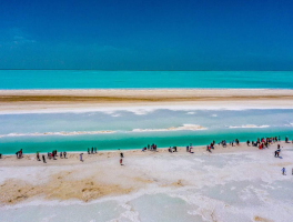 察尔汗盐湖旅游_察尔汗盐湖旅游时间