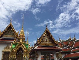 泰国玉佛寺跟中国寺庙_泰国玉佛寺门票多少钱一张