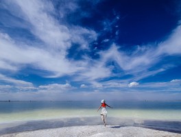 察尔汗盐湖旅游攻略马蜂窝_察尔汗盐湖的地理位置